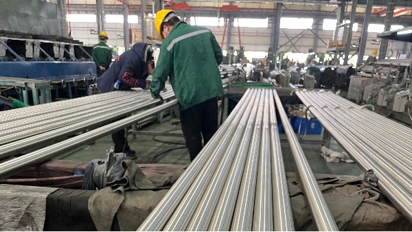 裝飾管的“表面文章”：從家居到建筑，如何兼顧美觀與耐久？